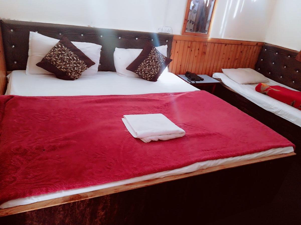 Goroomgo Luxury Stay Mall Road Nainital Eksteriør billede
